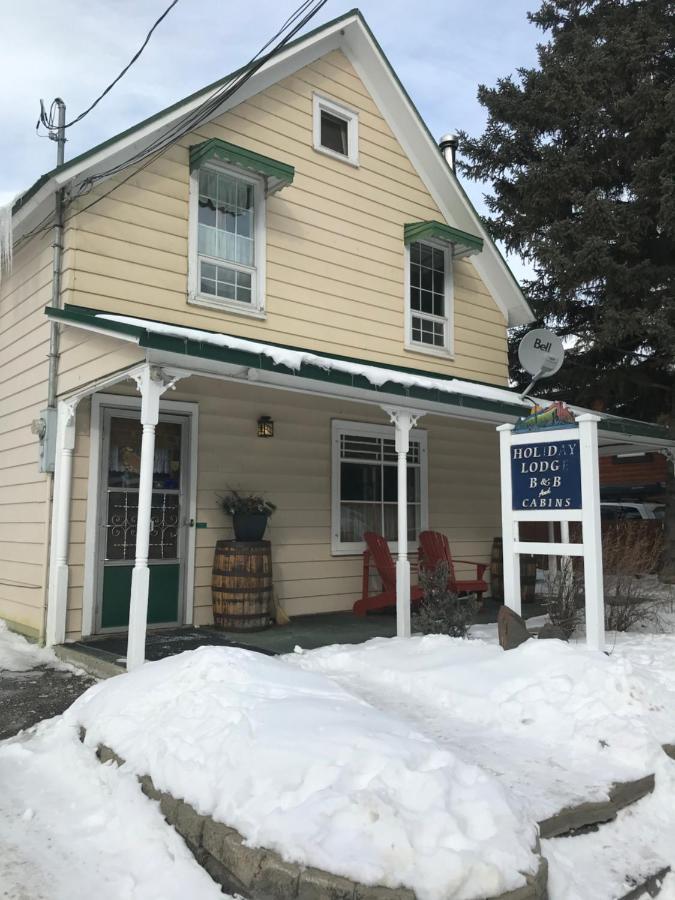 Holiday Lodge Bed And Breakfast Банф Екстериор снимка