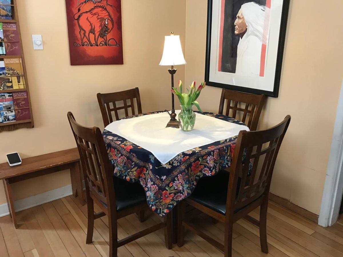 Holiday Lodge Bed And Breakfast Банф Екстериор снимка